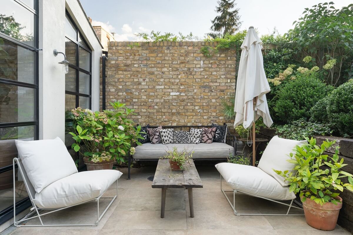 A London Townhouse with Rustic Elements 11 garden-terrace-victorian-townhouse-london-nordroom