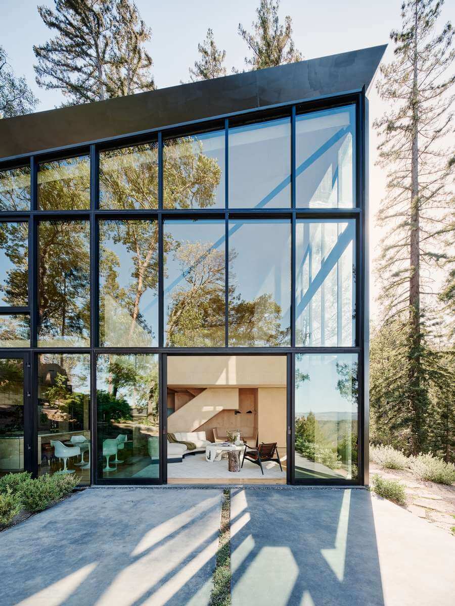 A Modern Mountaintop Home in Napa Valley 2 glass-facade-modern-architectural-mountaintop-home-california-nordroom