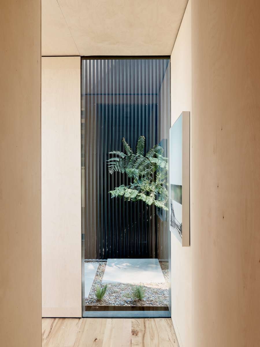 A Modern Mountaintop Home in Napa Valley 7 hallway-modern-home-napa-valley-nordroom