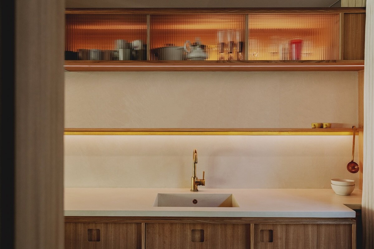 A 1970s-Style Townhouse in North London 11 kitchen-ribbed-glass-cabinets-1970s-london-townhouse-nordroom