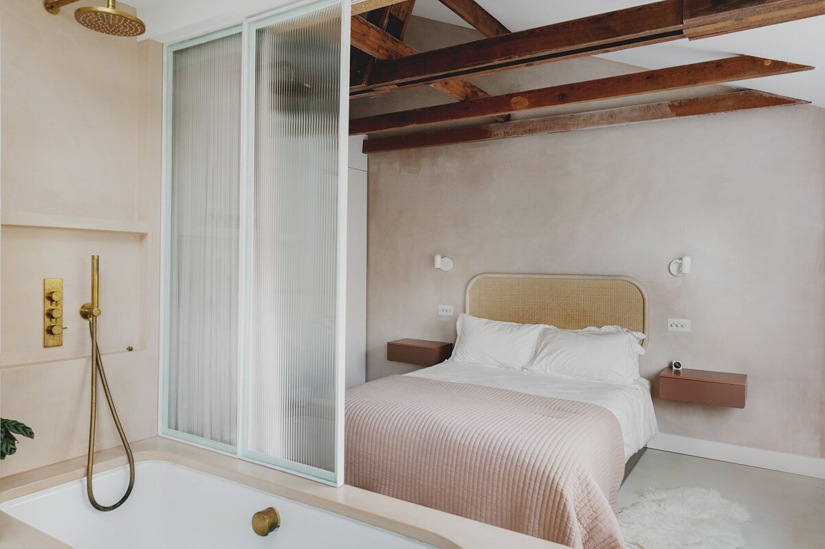 A 1970s-Style Townhouse in North London 20 light-master-bedroom-en-suite-1970s-london-townhouse-nordroom