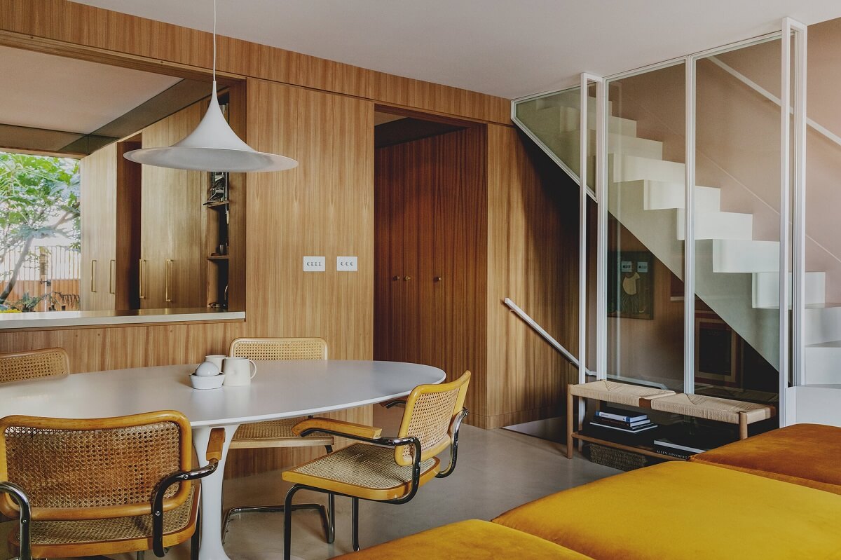 A 1970s-Style Townhouse in North London 7 round-dining-table-1970s-london-townhouse-nordroom