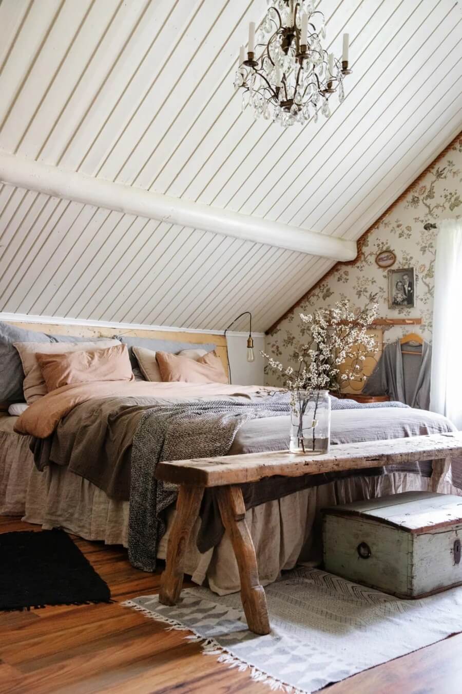 Best of 2021: Bedrooms 17 vintage attic bedroom wallpaper nordroom Best of 2021: Bedrooms