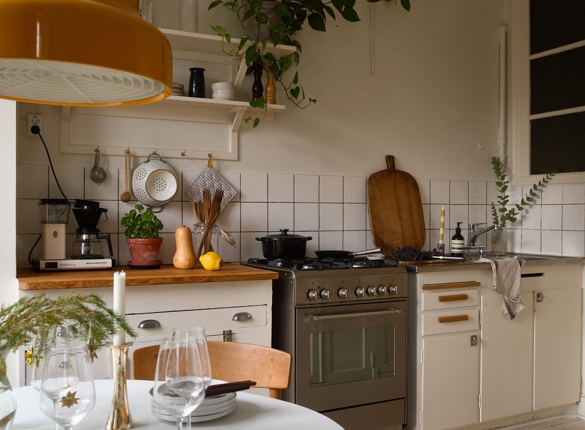 A Scandinavian Studio with Original Details 8 vintage-kitchen-scandinavian-nordroom