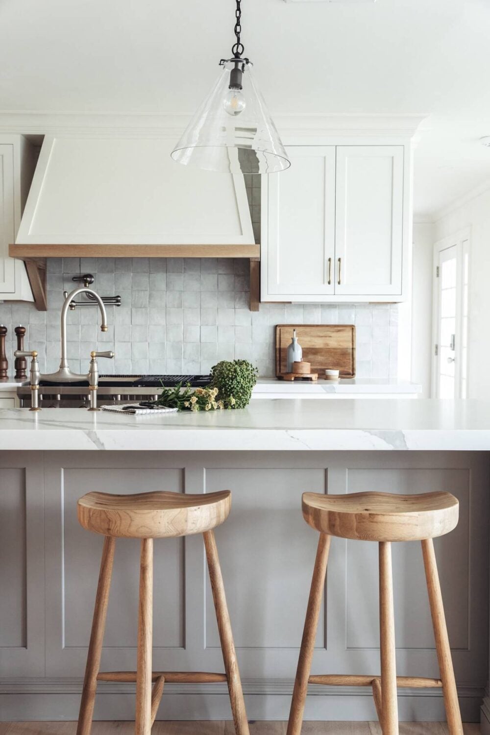 A Serene Colonial Home in Connecticut 4 wooden-bar-stools-kitchen-island-serene-home-nordroom