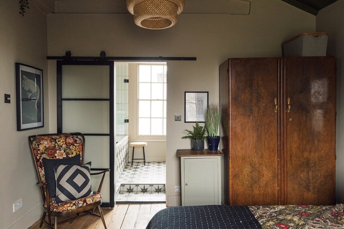 Color & Wallpaper in a Victorian Villa 23 bedroom-en-suite-bathroom-sliding-door-nordroom