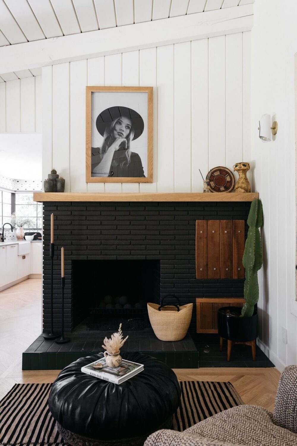 A Midcentury Ranch House in California 4 black-fireplace-wooden-ceiling-midcentury-nordroom