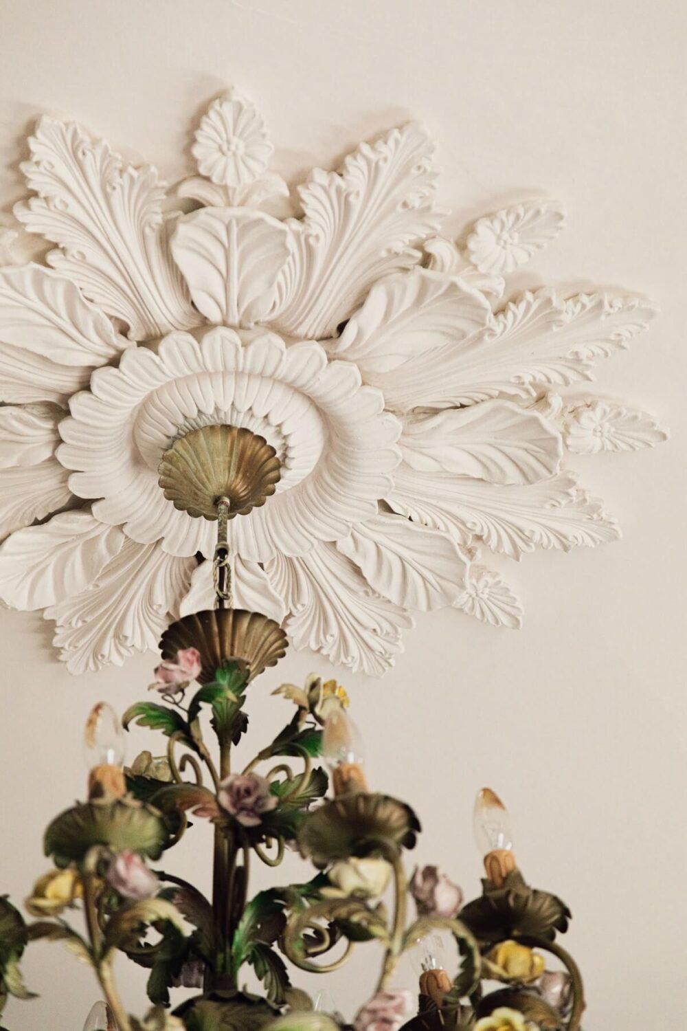 A 19th Century London Townhouse with Kitchen Extension 16 ceiling-ornaments-detail-victorian-home-london-nordroom