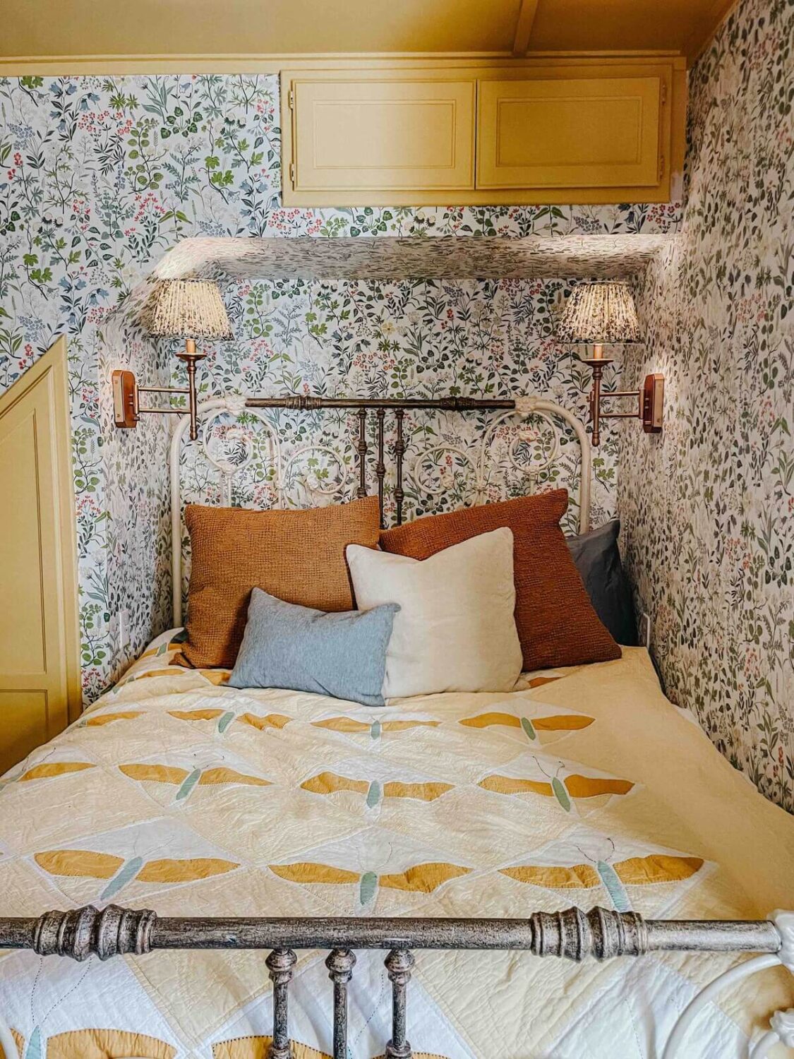 An Interior Designer's Colorful Airbnb Cabin 10 colorful-bedroom-yellow-accents-nordroom
