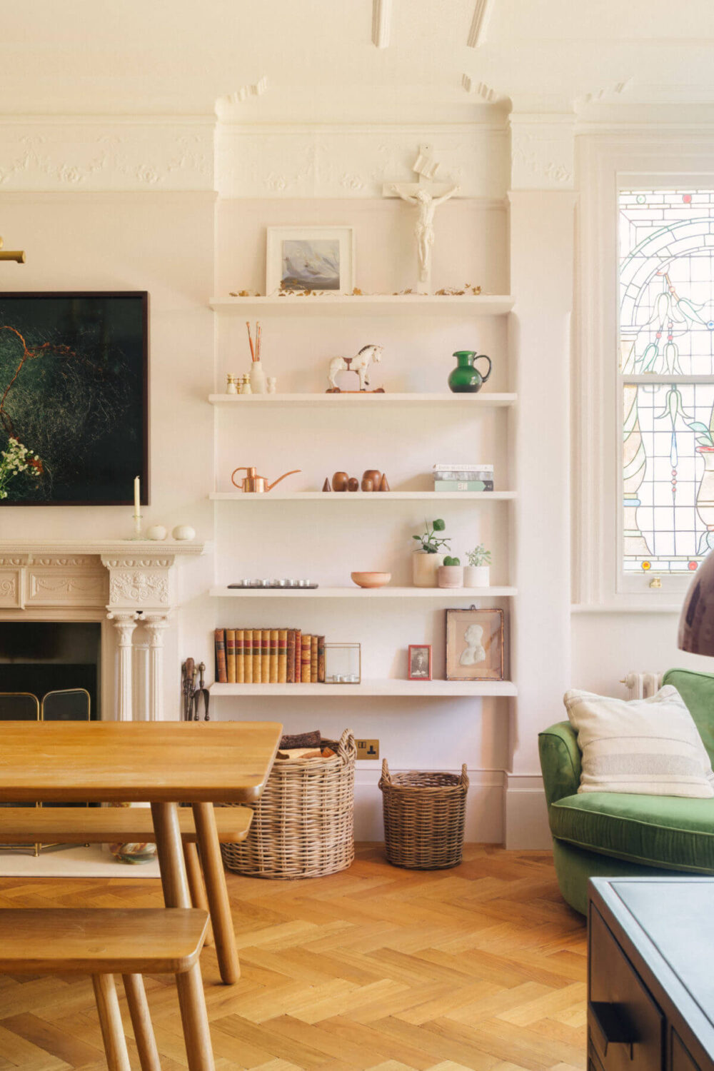 A Light-Filled Victorian Family Home in London 8 dining-space-shelves-family-home-london-nordroom