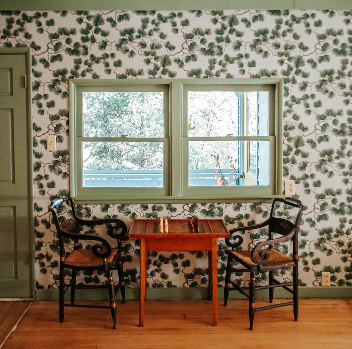 An Interior Designer's Colorful Airbnb Cabin 8 games-room-airbnb-cabin-nordroom