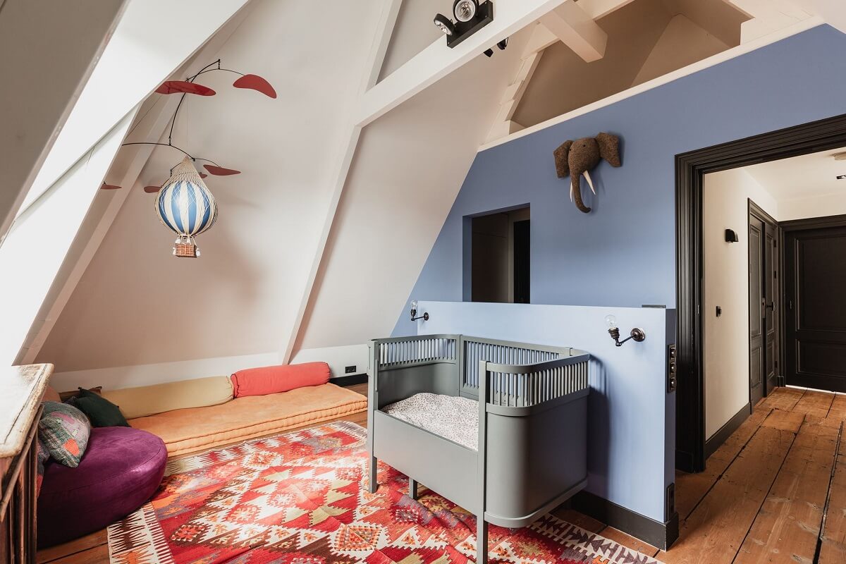 A Luxurious Townhouse in Amsterdam With Loft-Style Living Room 20 attic-kids-room-colorful-decor-nordroom