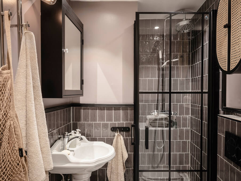 A White Nordic Apartment 18 bathroom-industrial-look-nordroom