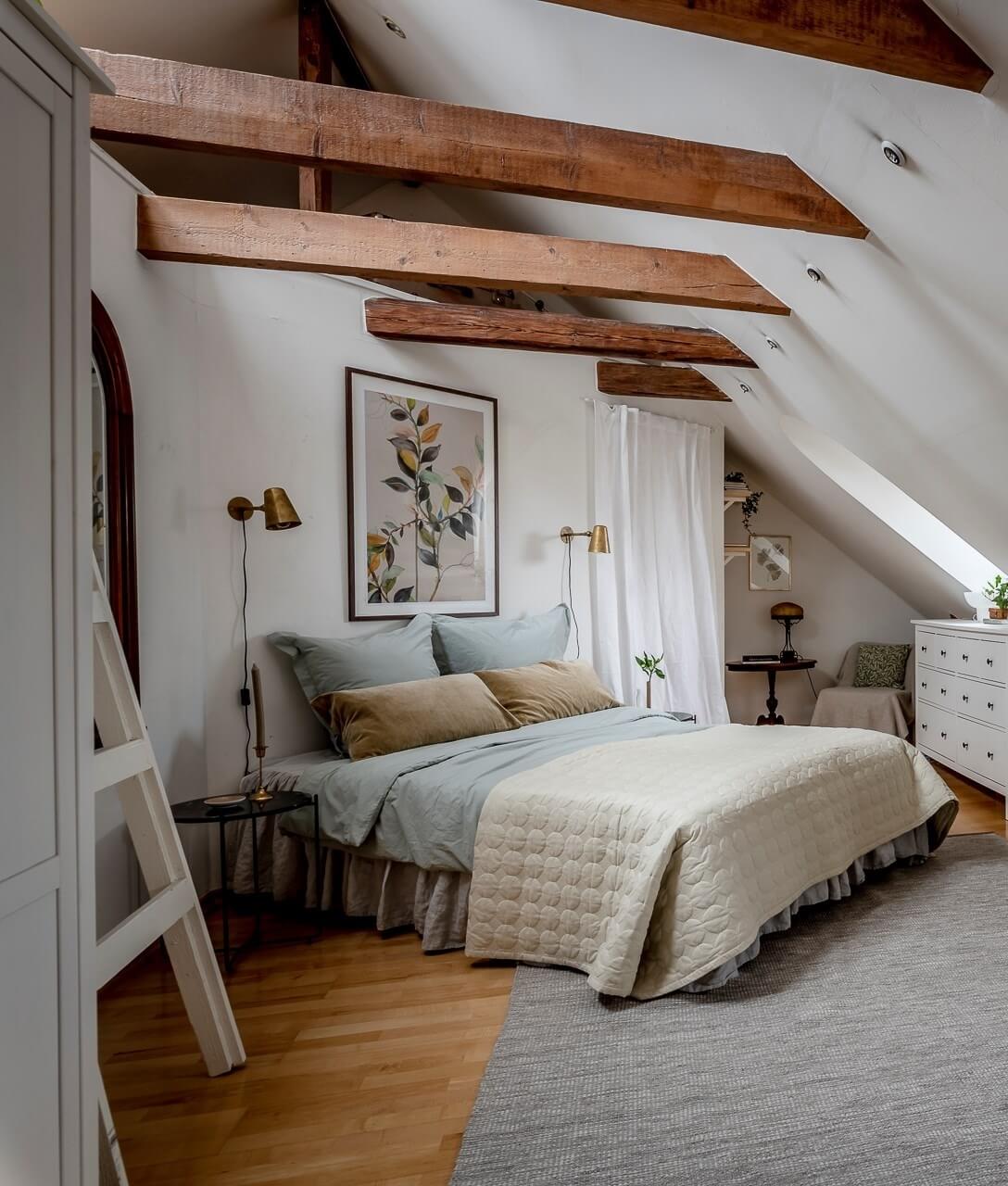 How To Decorate A Bedroom with A Slanted Ceiling 25 bedroom-slanted-ceiling-exposed-beams-nordroom