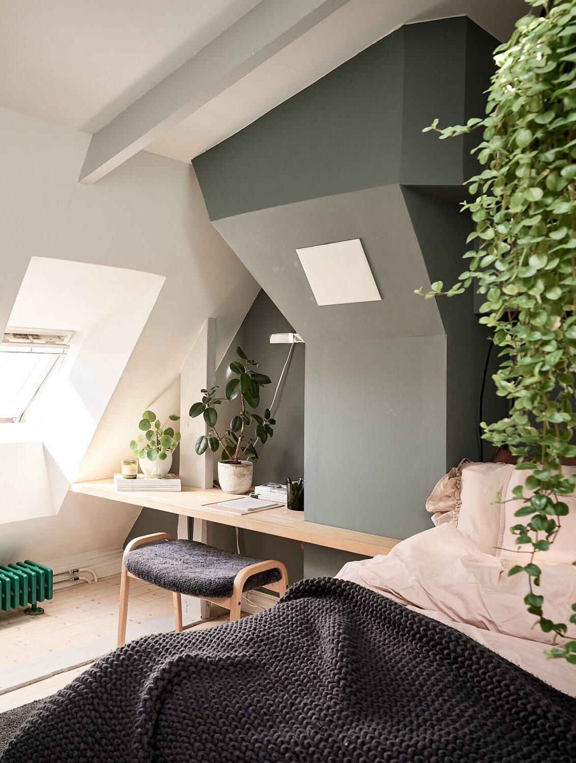 How To Decorate A Bedroom with A Slanted Ceiling 22 bedroom sloped ceiling built in desk How To Decorate A Bedroom with A Slanted Ceiling