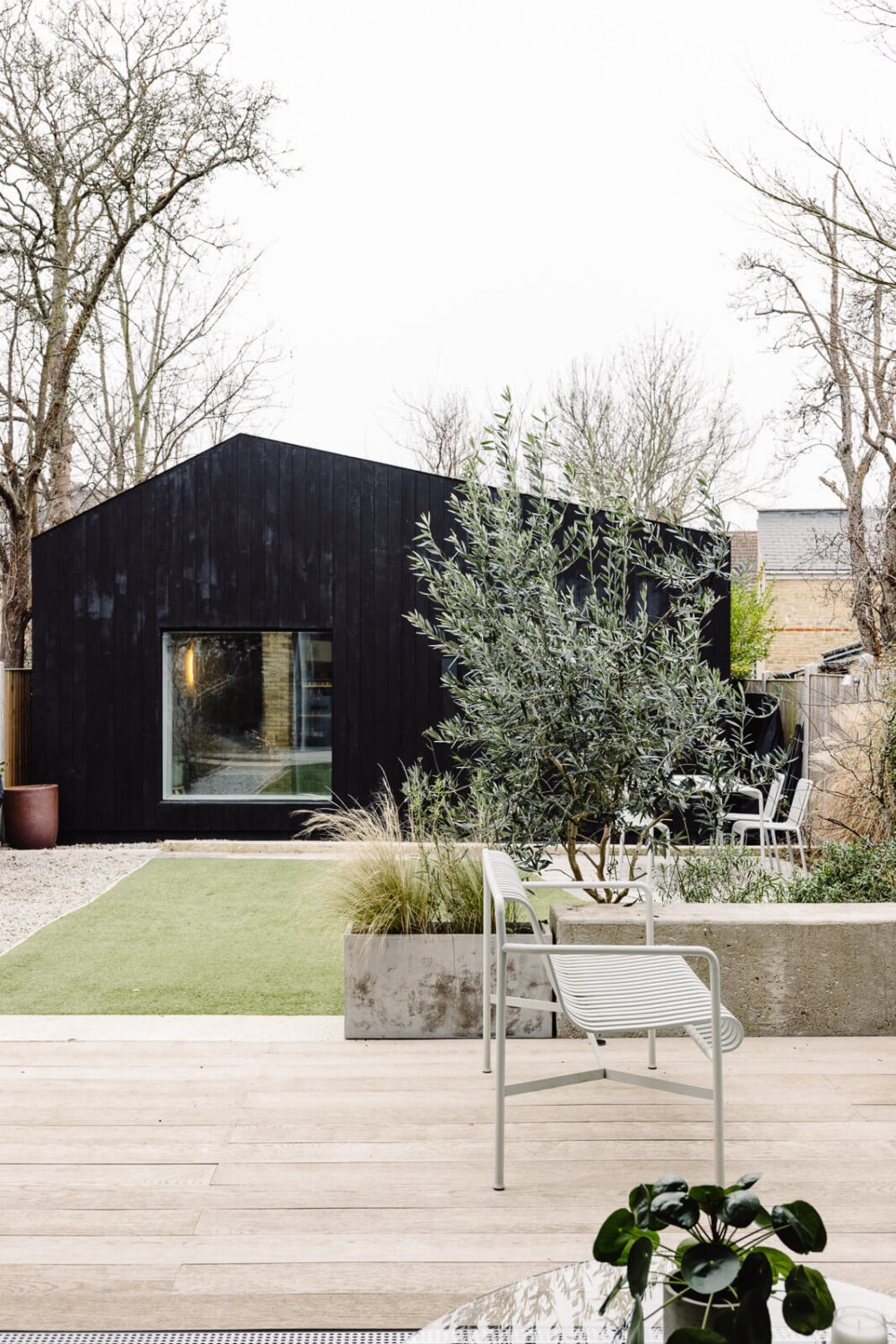 Oh Wonder’s Anthony and Josephine Sell Their Modern London Home 16 black-clad-shed-music-studio-anthony-josephine-vander-west-london-nordroom