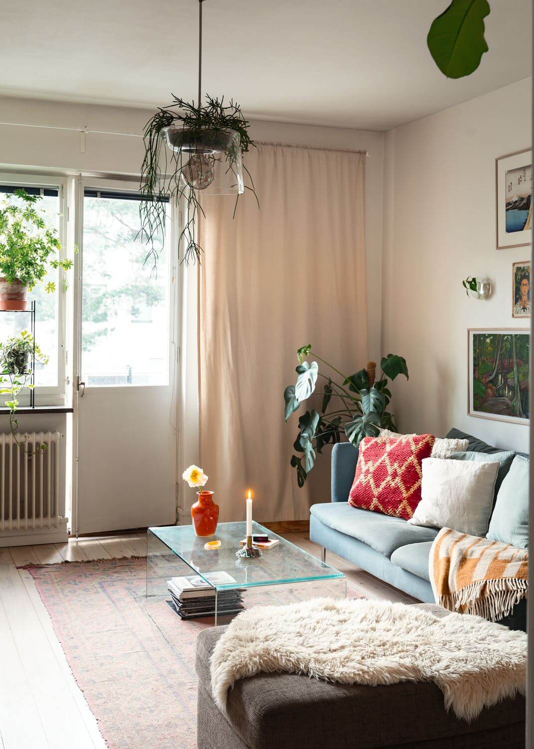 A Small Light Apartment with Plants 1 blue-ikea-soderhamn-sofa-living-room-nordroom
