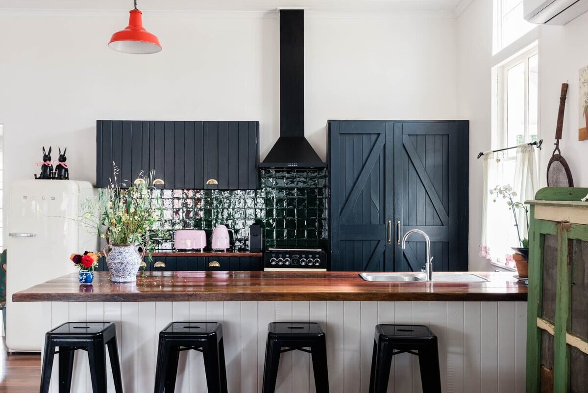 Norwood Roses: A Vintage Cottage in Australia 6 blue-kitchen-breakfast-bar-vintage-cottage-australia-airbnb-nordroom