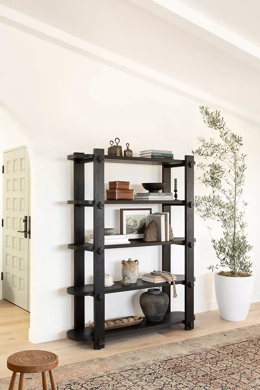Simple Pleasures: Amber Lewis for Anthropologie (2022) 32 bookshelves-amber-lewis-anthropologie-nordroom