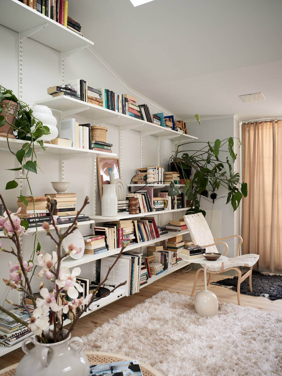 A Light Scandinavian Maisonette 4 bookshelves-living-room-maisonete-nordroom
