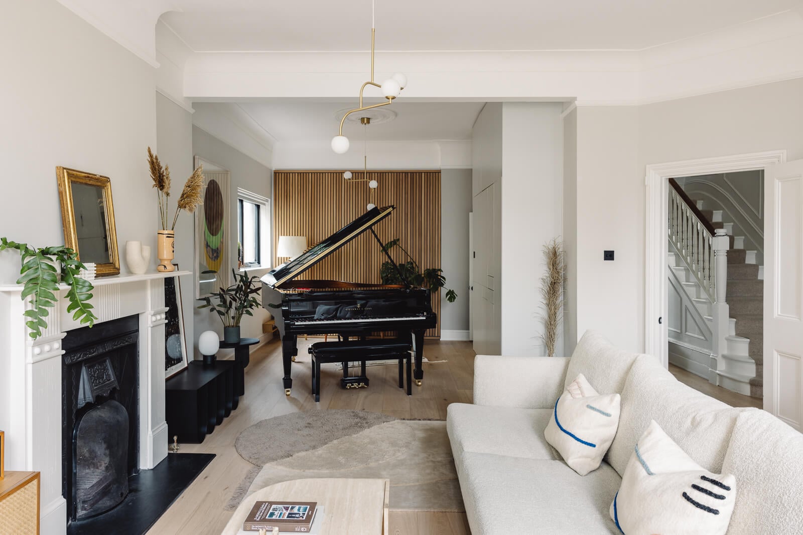 bright-modern-living-room-piano-oh-wonder-london-nordroom