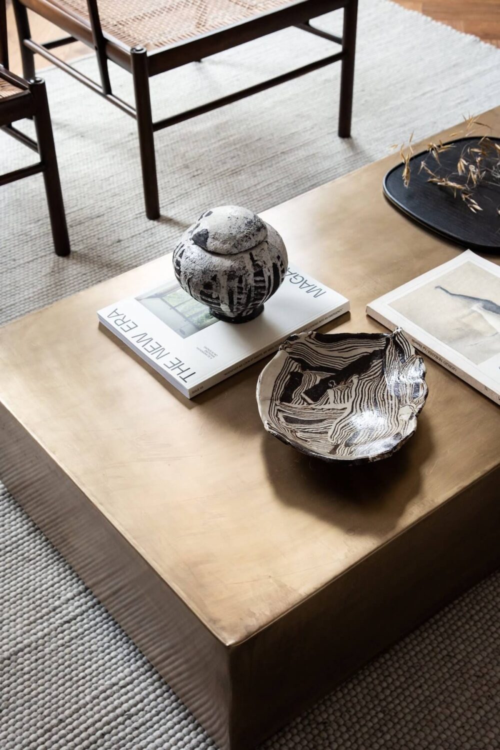 An Elegant Townhouse by Avenue Design Studio 18 coffee-table-detail-townhouse-netherlands-avenue-design-studio-nordroom