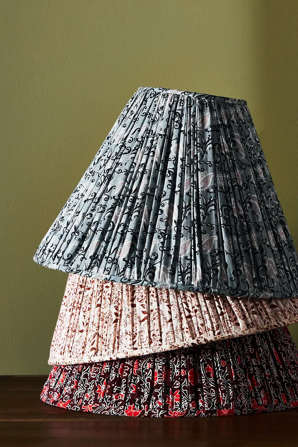 Simple Pleasures: Amber Lewis for Anthropologie (2022) 27 colorful-lampshades-amber-lewis-anthropologie-nordroom