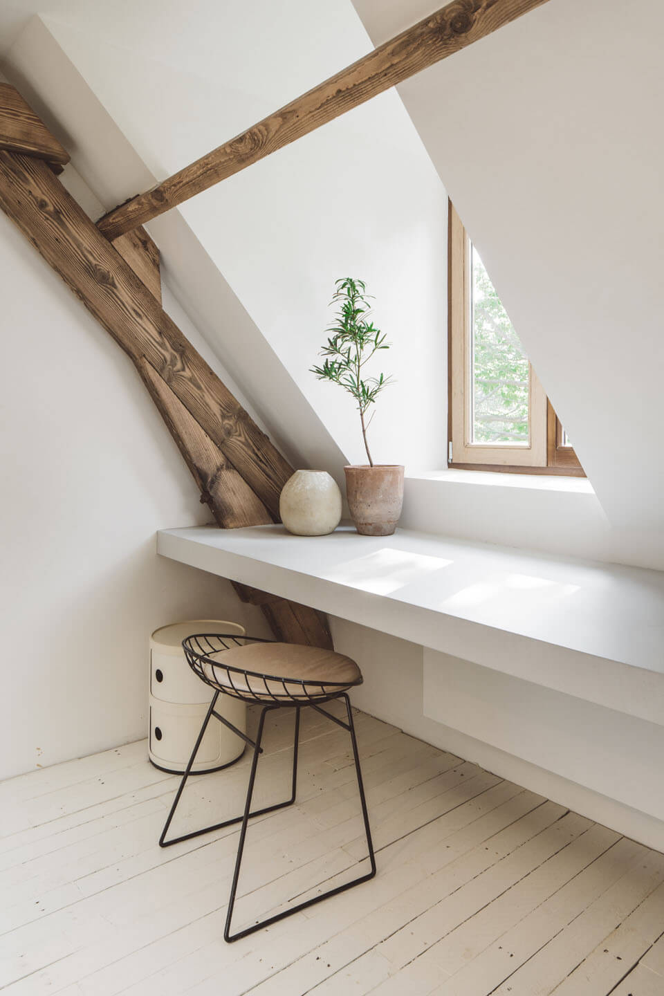 How To Decorate A Bedroom with A Slanted Ceiling 23 desk-under-sloped-ceiling-exposed-beams-bedroom-slanted-ceiling-ideas-nordroom