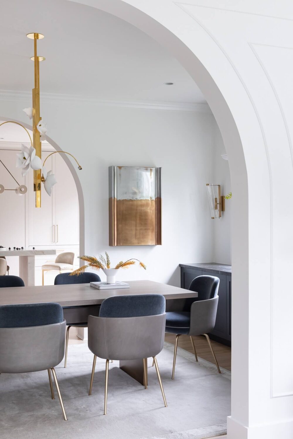 An Eclectic Elegant Home in Vancouver 8 dining-room-artwork-elegant-vancouver-home-gillian-segal-design-nordroom