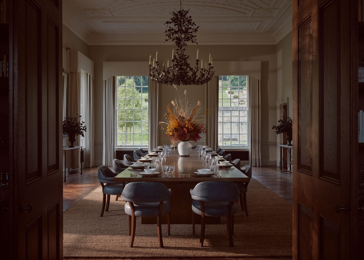 A Grand Georgian Manor House in England 7 dining-room-manor-house-england-nordroom