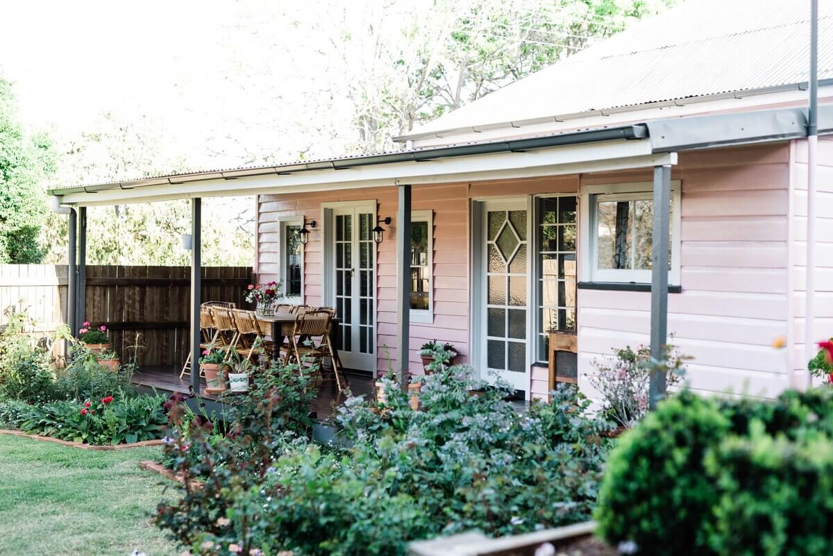 Norwood Roses: A Vintage Cottage in Australia 18 garden-pink-cottage-airbnb-australia-nordroom