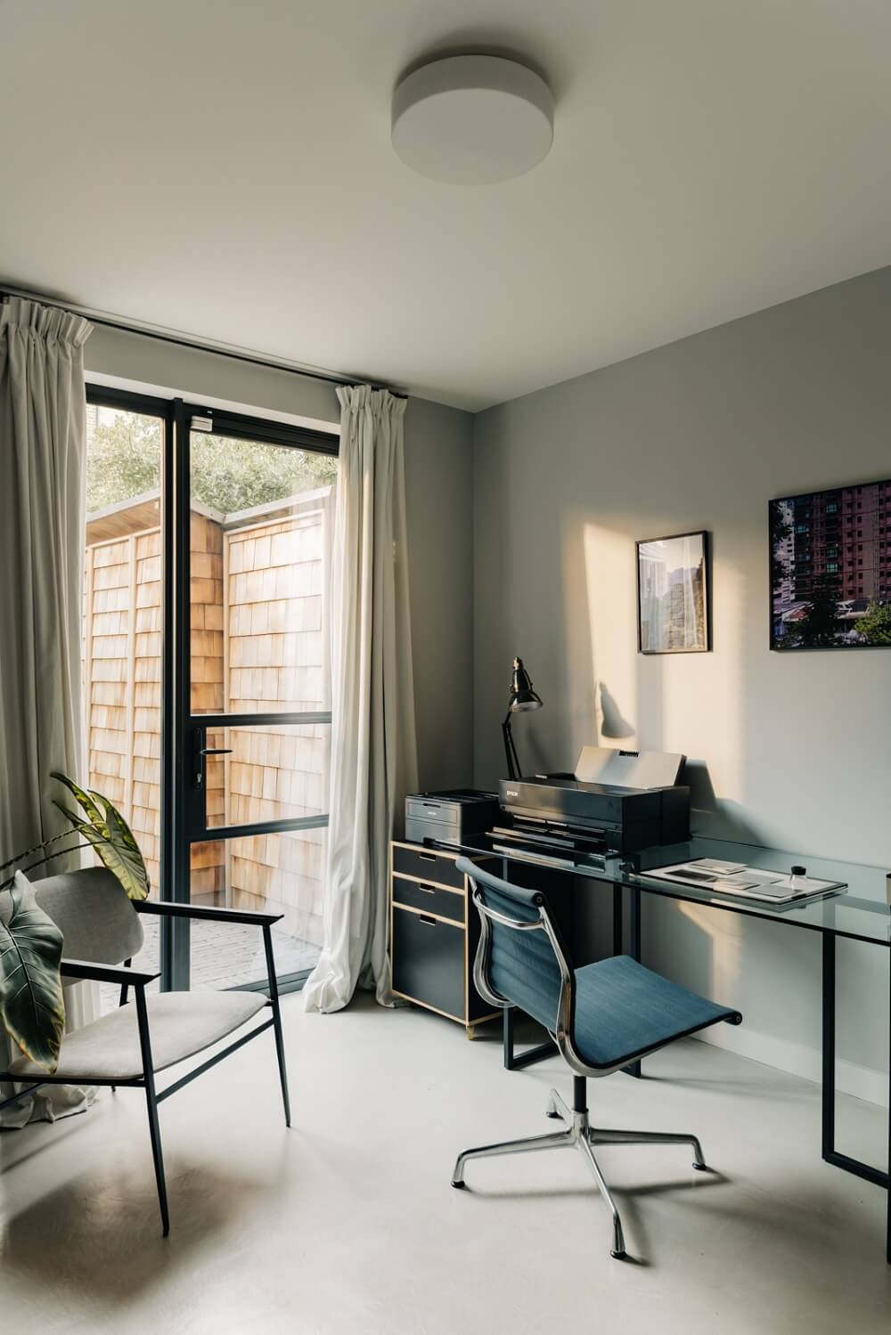 A Brick House in London Designed by Daniel Sanderson 20 grey-home-office-brick-home-london-nordroom