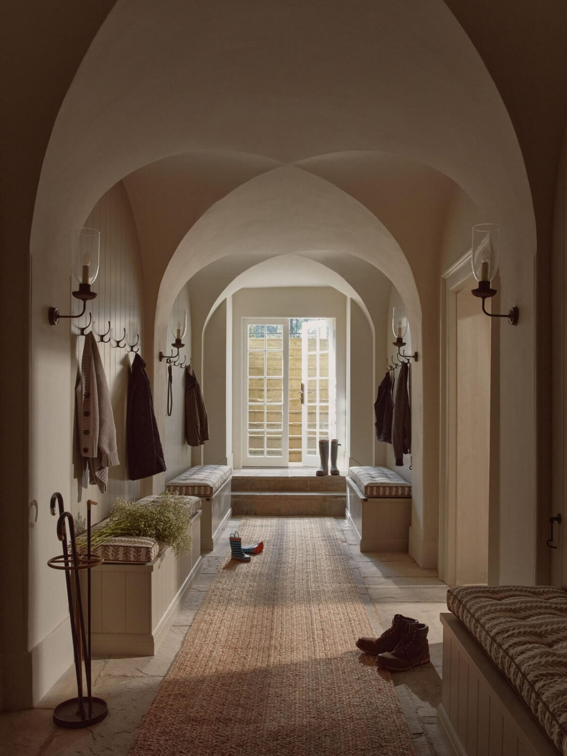 A Grand Georgian Manor House in England 13 hallway-arched-ceiling-nordroom