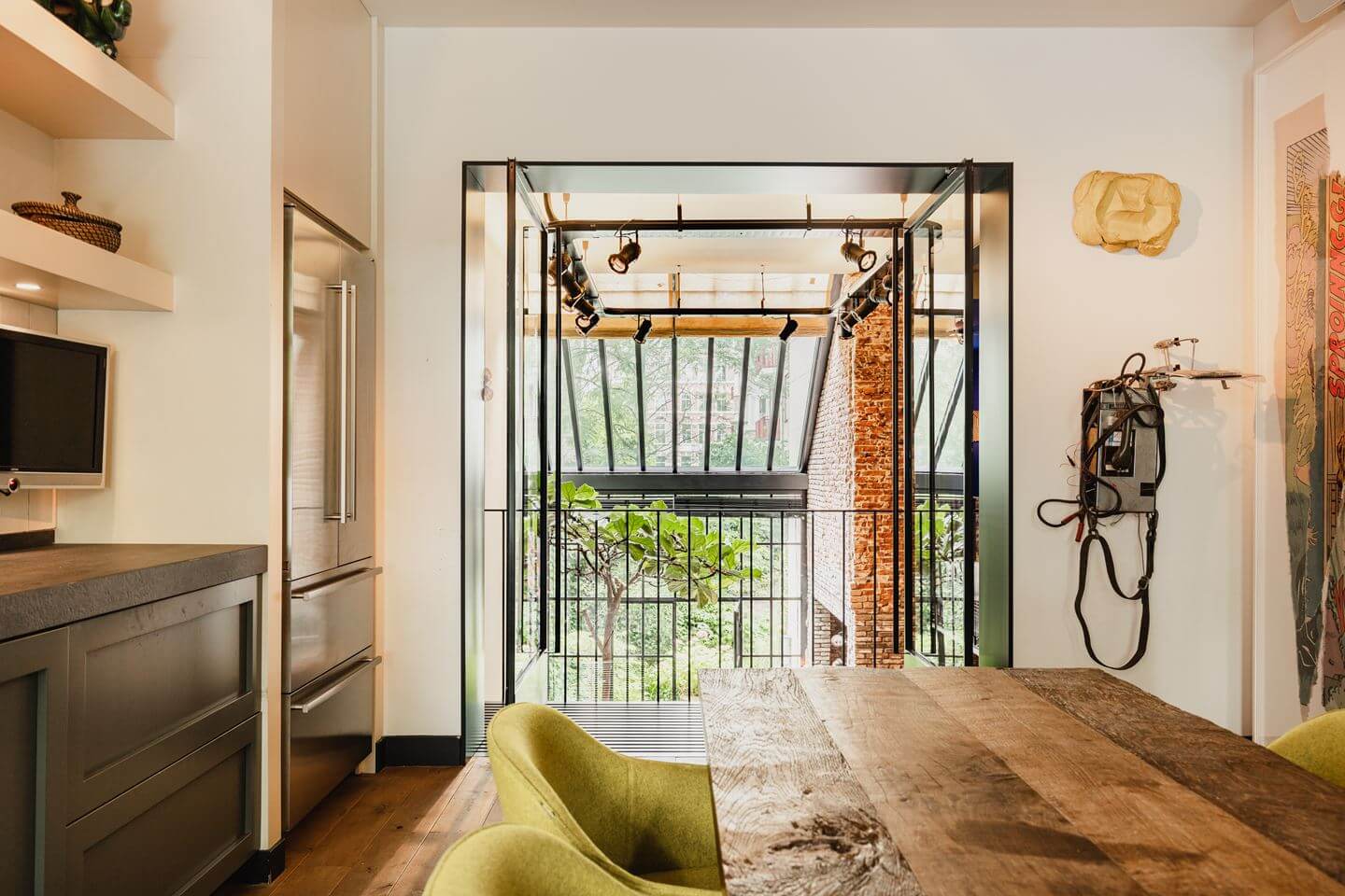 A Luxurious Townhouse in Amsterdam With Loft-Style Living Room 7 kitchen-luxurious-townhouse-amsterdam-nordroom