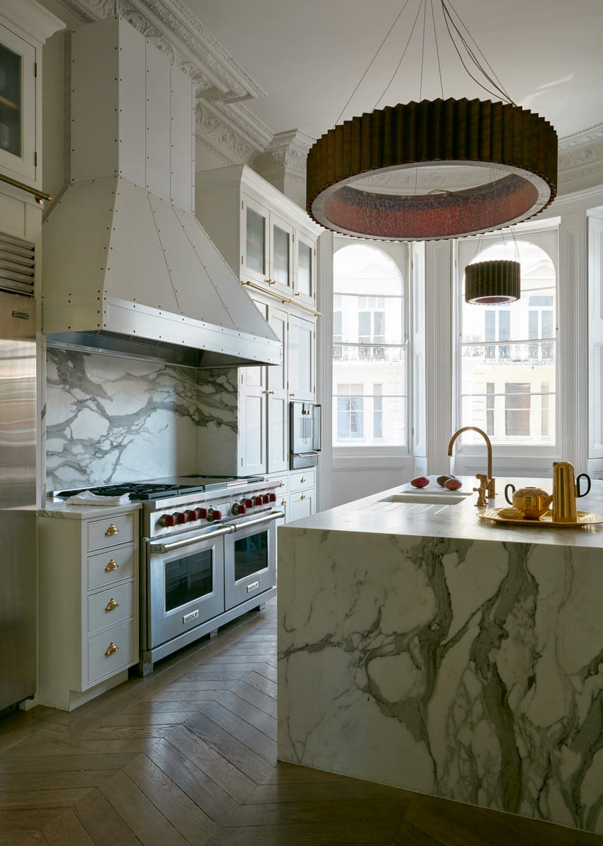 Color & Art in a Notting Hill House by Maddux Creative 4 kitchen-marble-island-maddux-creative-notting-hill-nordroom