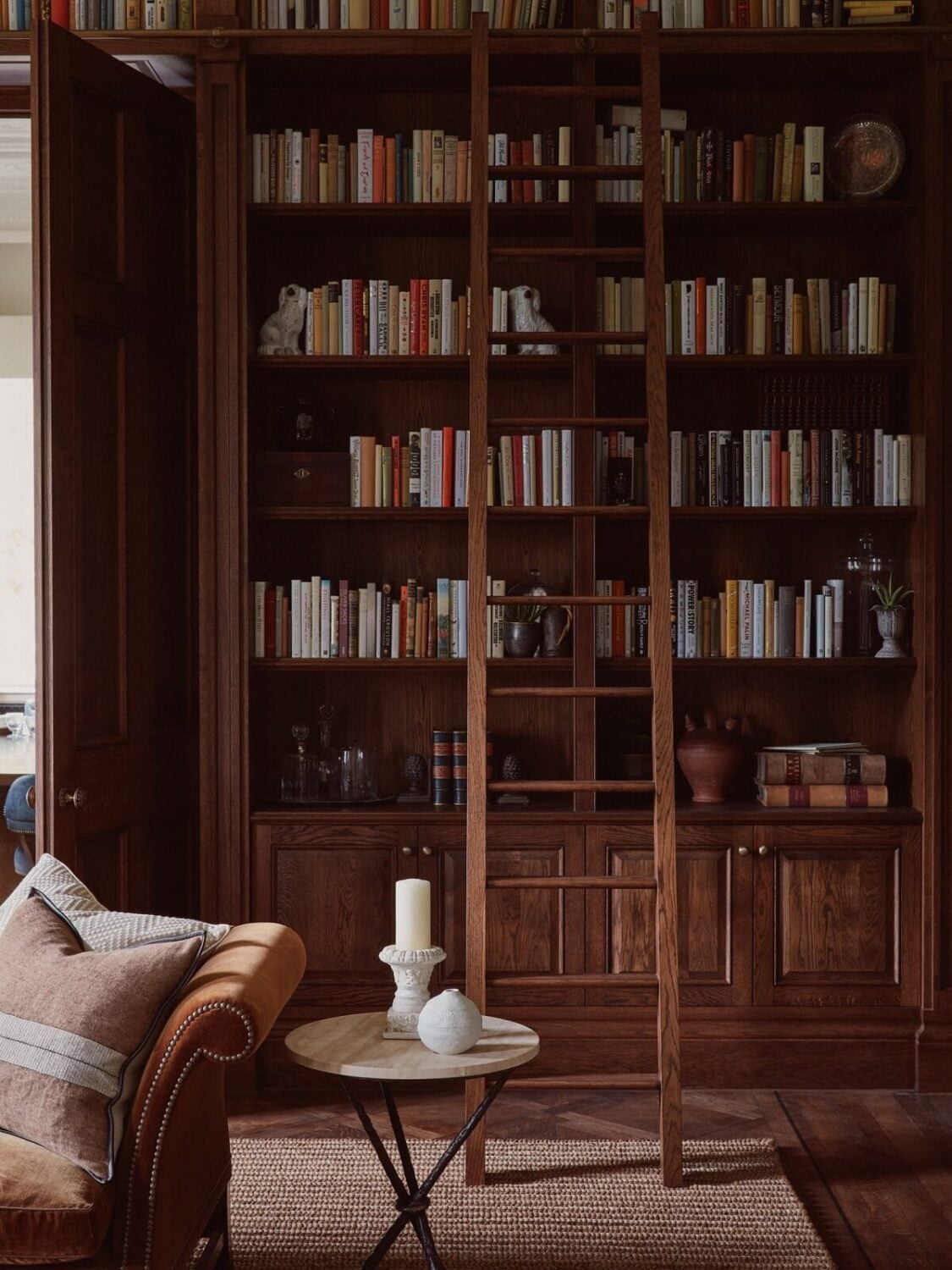 A Grand Georgian Manor House in England 5 library-room-historic-manor-house-nordroom