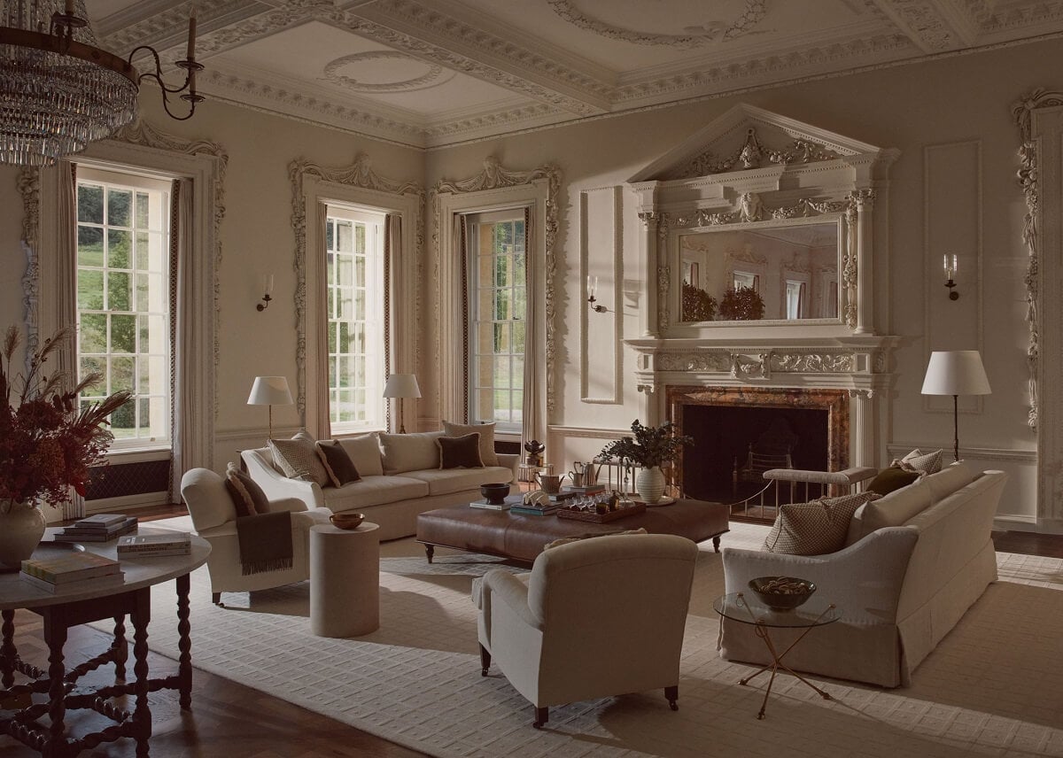 A Grand Georgian Manor House in England 9 living-room-georgian-manor-england-nordroom