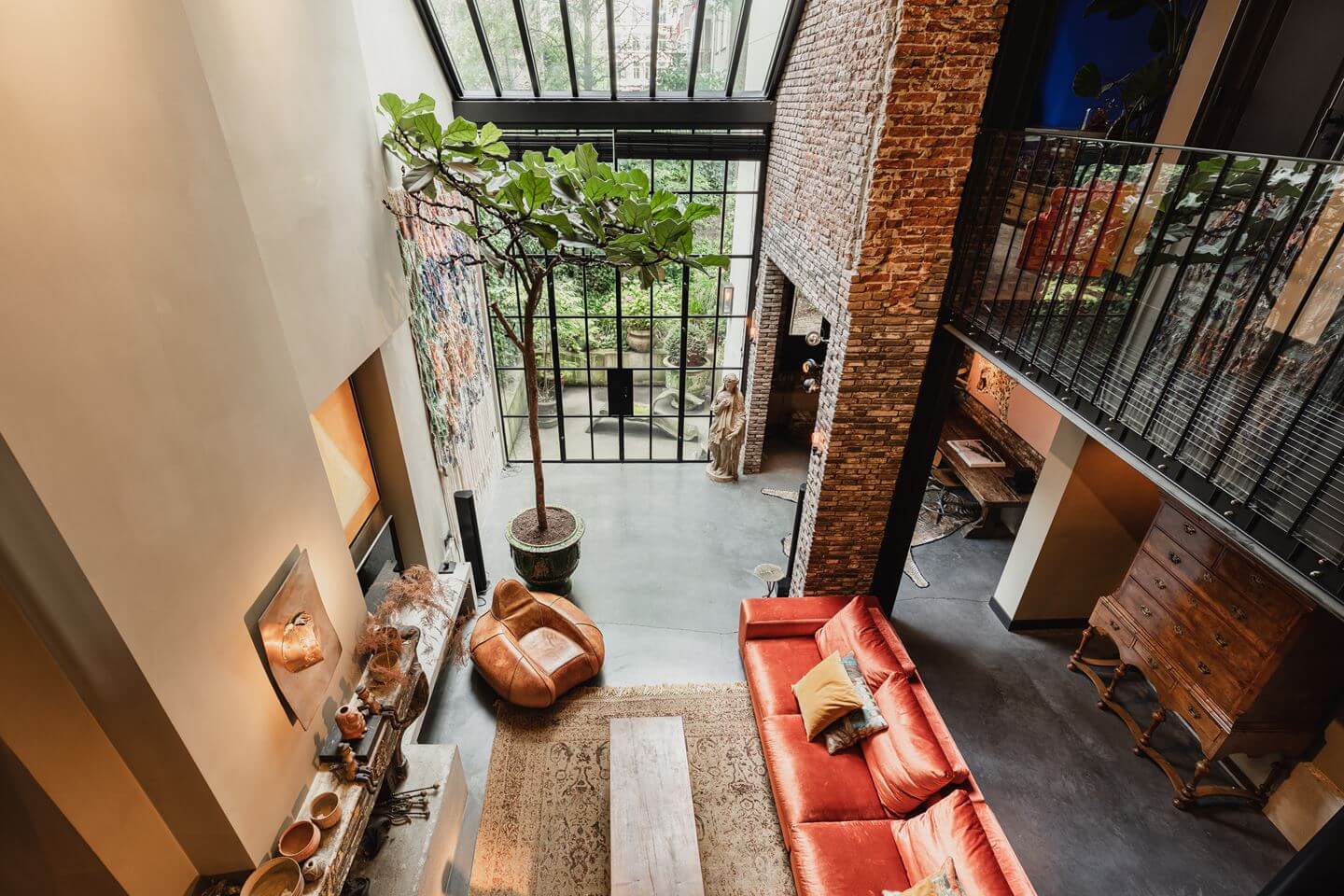A Luxurious Townhouse in Amsterdam With Loft-Style Living Room 5 living-room-view-industrial-loft-structure-nordroom