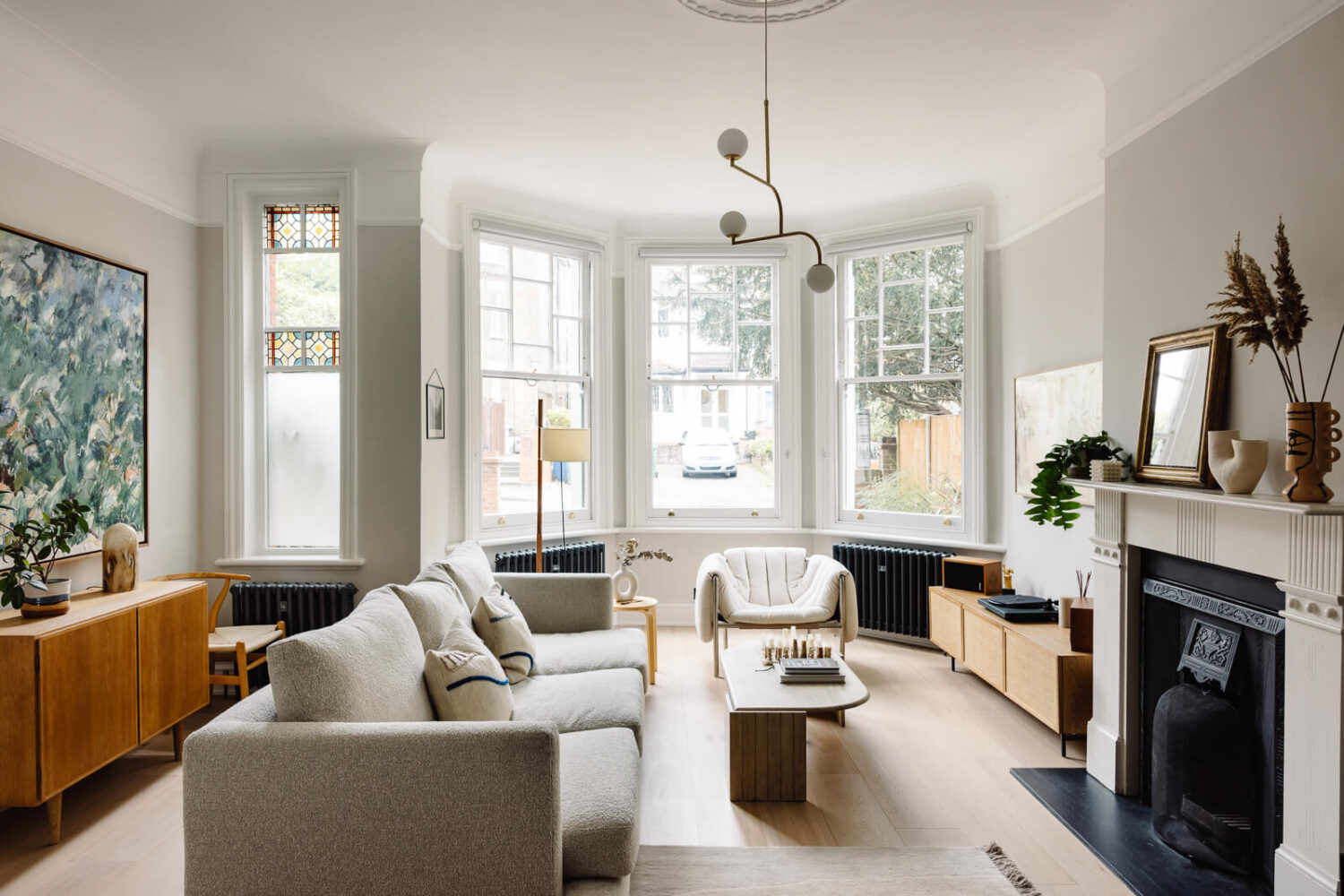 Oh Wonder’s Anthony and Josephine Sell Their Modern London Home 3 modern-living-room-oh-wonder-nordroom