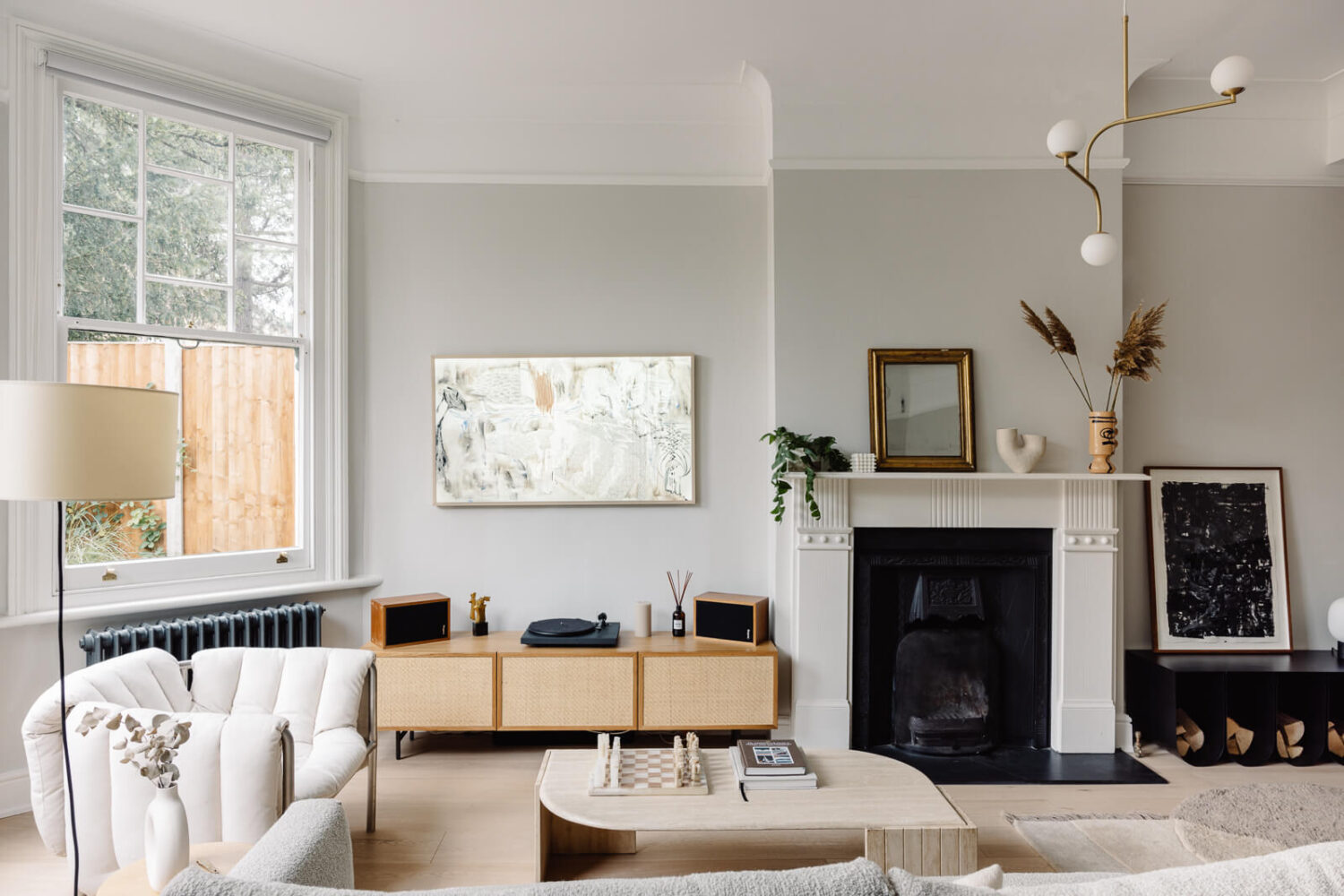 Oh Wonder’s Anthony and Josephine Sell Their Modern London Home 4 modern-living-room-scandinavan-decor-oh-wonder-josephine-anthony-vander-west-nordroom