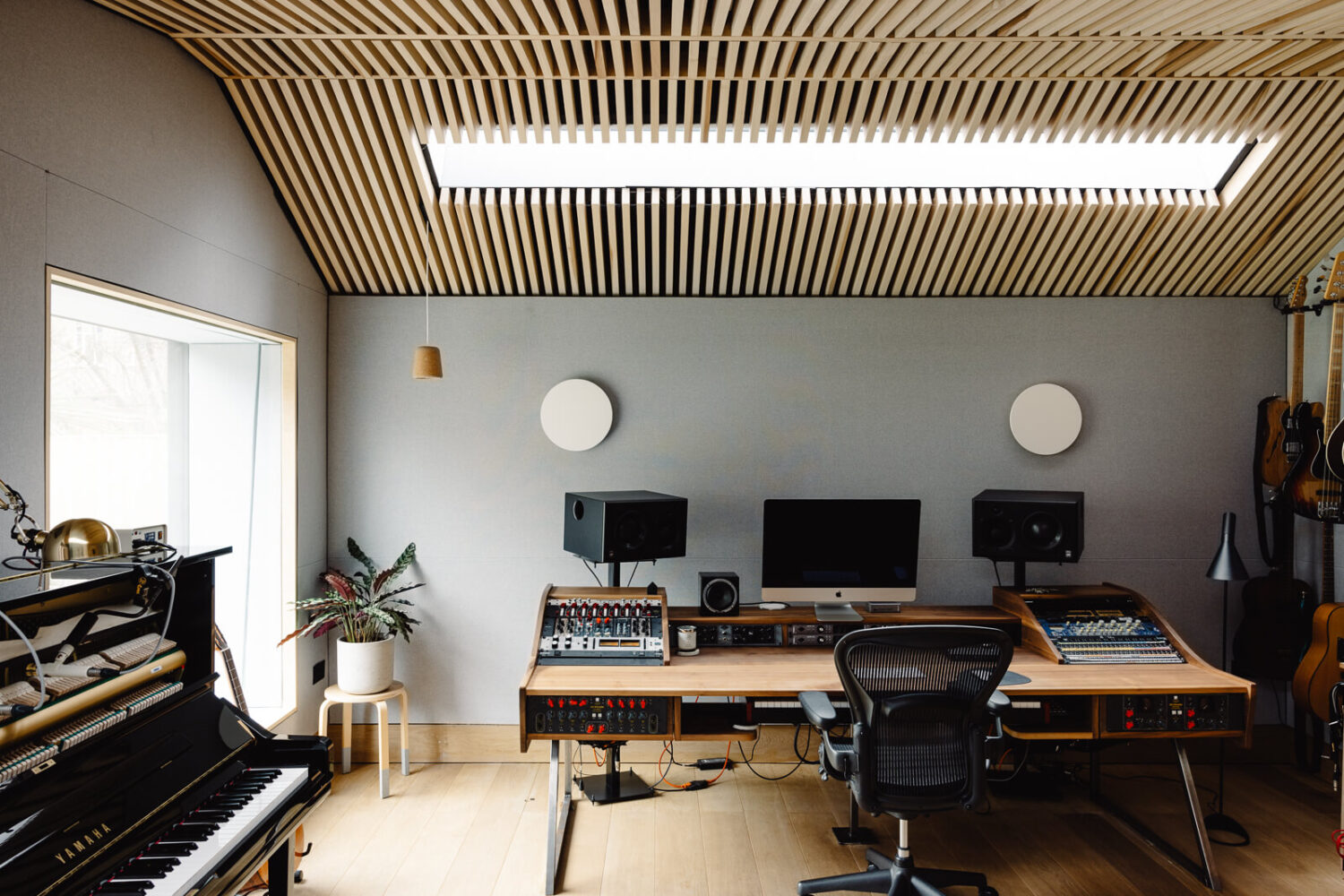 Oh Wonder’s Anthony and Josephine Sell Their Modern London Home 17 music-studio-oh-wonder-london-nordroom