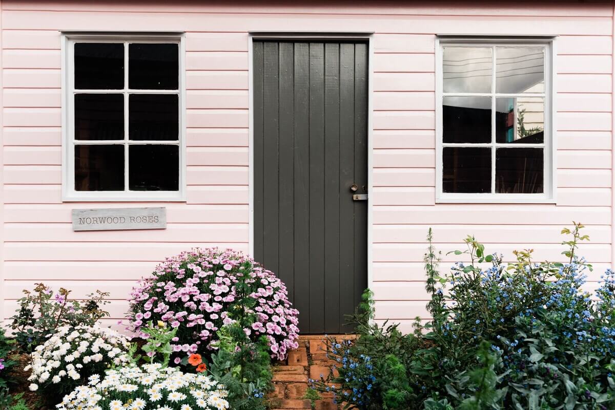 Norwood Roses: A Vintage Cottage in Australia 20 pink-airbnb-cottage-australia-nordroom