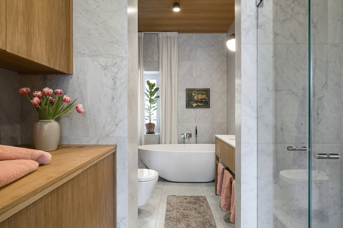 A Stylish Scandi Home with Oak Kitchen 18 scandinavian-bathroom-freestanding-bath-nordroom