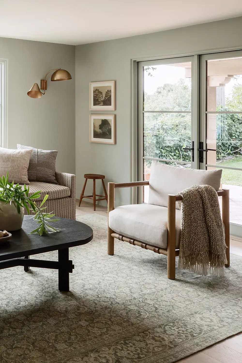 Simple Pleasures: Amber Lewis for Anthropologie (2022) 12 serene-sittng-room-amber-lewis-anthropologie-nordroom