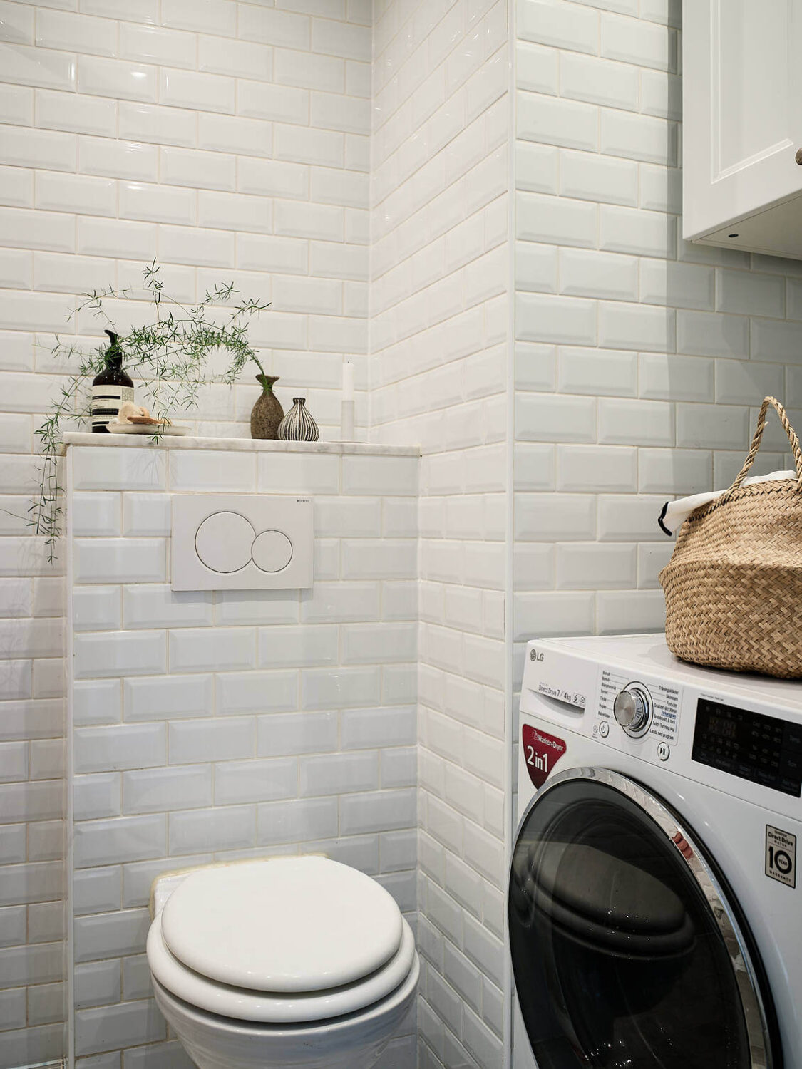 A Light Scandinavian Maisonette 21 small-white-bathroom-nordroom