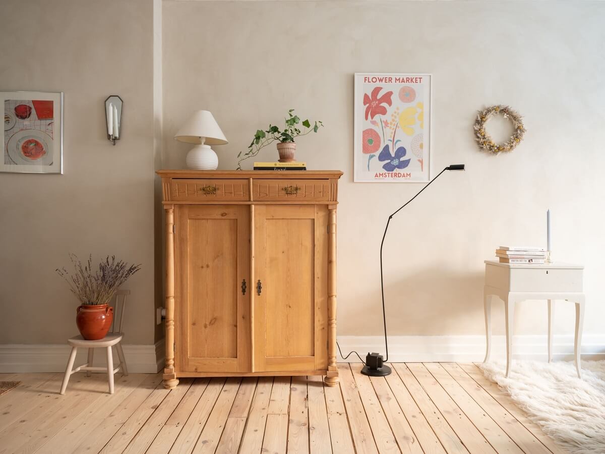 A Warm Soft Colored Home in Stockholm 6 vintage-cabinet-soft-scandinavian-home-nordroom