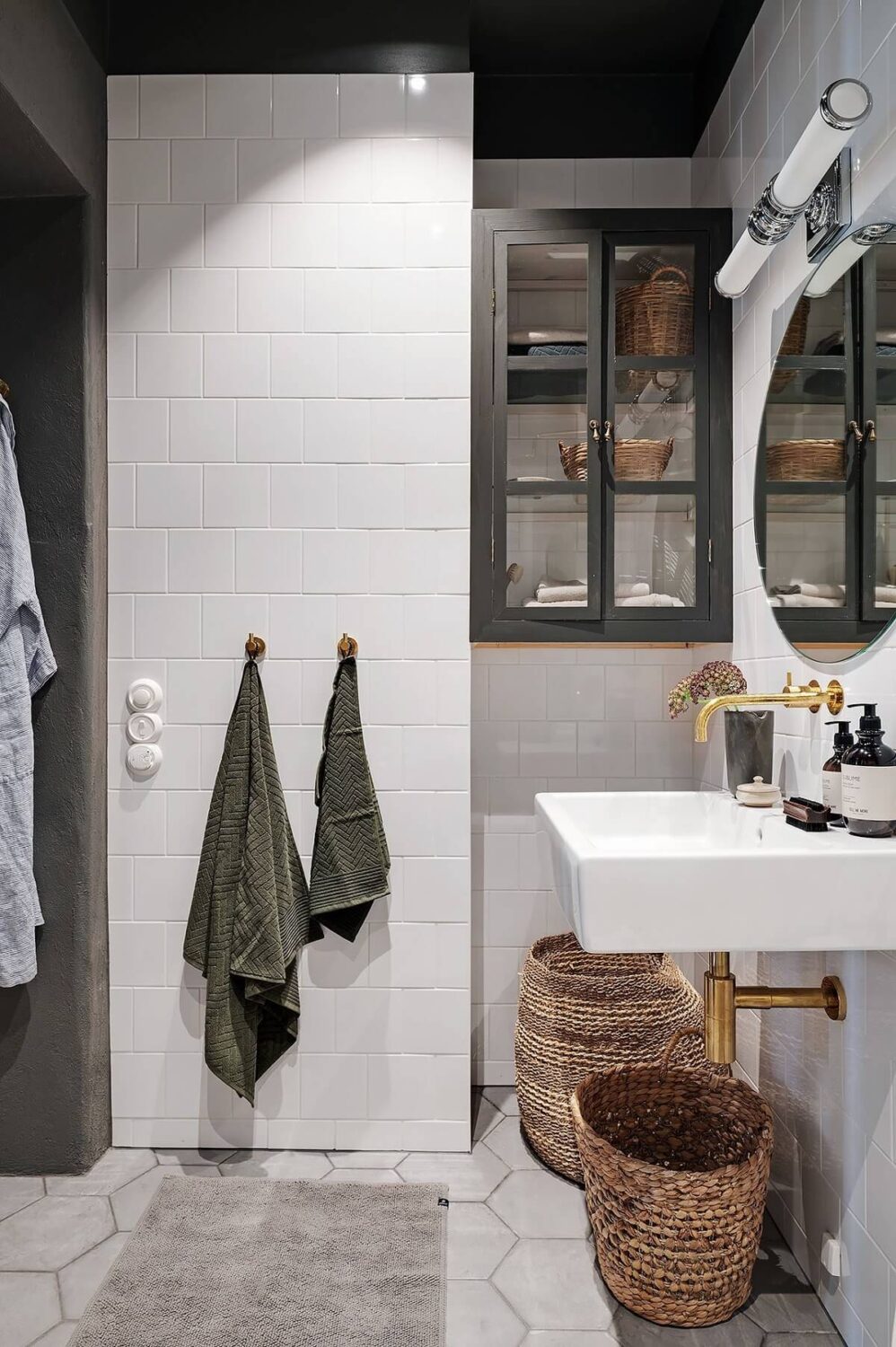 A Luxurious Blue and Gray Studio Apartment 22 bathroom-blue-luxurious-studio-apartment-nordroom