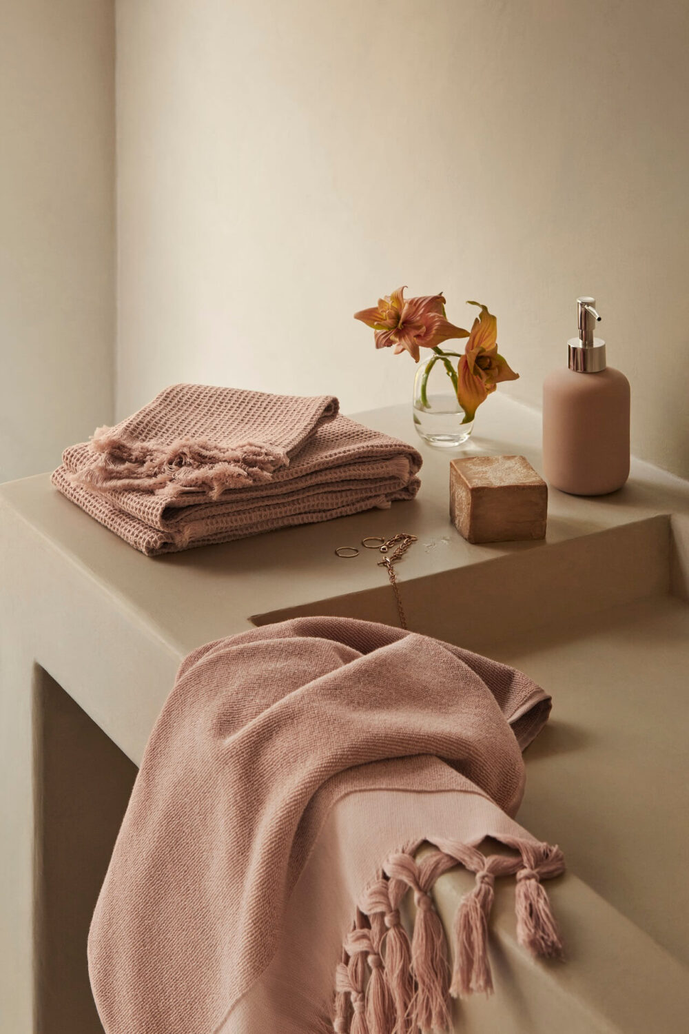 H&M Home Spring Collection: Springtime Zen 13 bathroom-sink-pink-textiles-nordroom