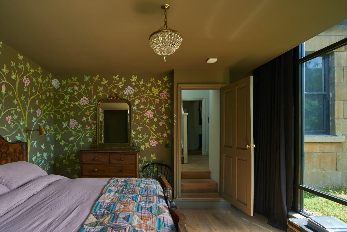 A Mixture of Styles in an English Home 15 bedroom-floral-painted-walls-nordoom