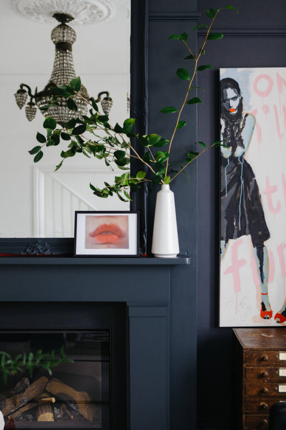 A Black and White Victorian House in London 18 black-fireplace-monochrome-victorian-house-london-nordroom